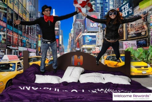 fun social media with two tourists in time square greenscreen promotion for Hotels.com